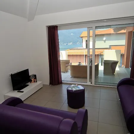 Appartement Sleeps 6 Pool Air Con T421385 Maccagno