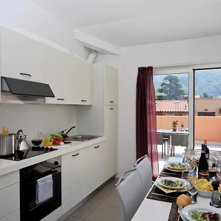 Sleeps 6 Pool Air Con T421385 Appartement *