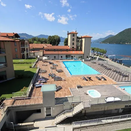 Sleeps 6 Pool Air Con T421385